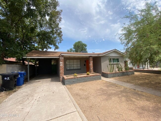 Building Photo - 1007 S Roosevelt St Rental