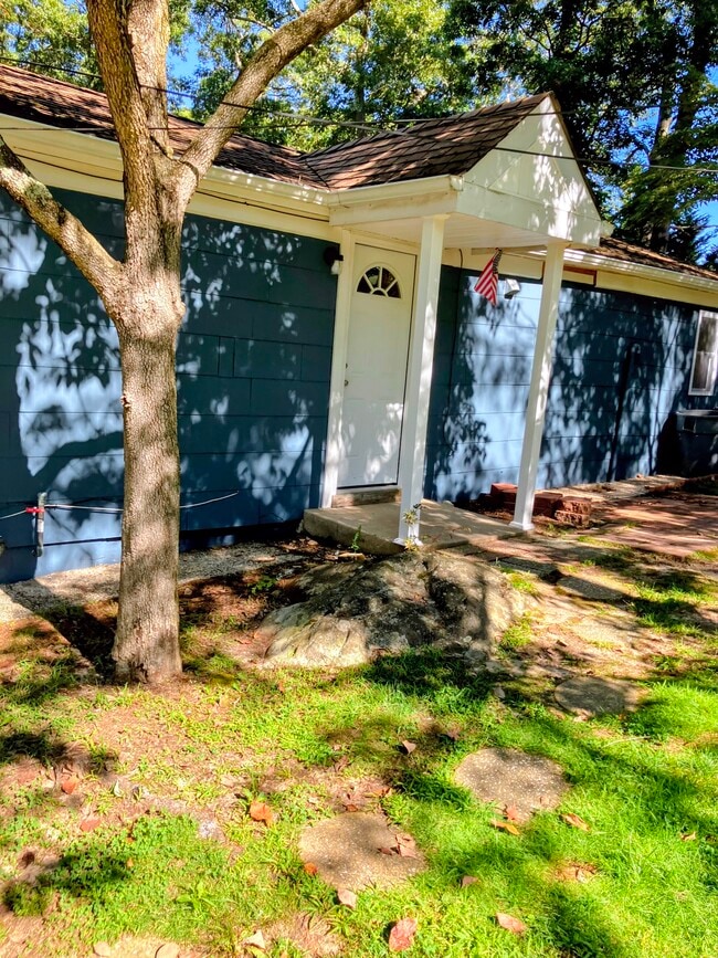 25 Bayville Dr