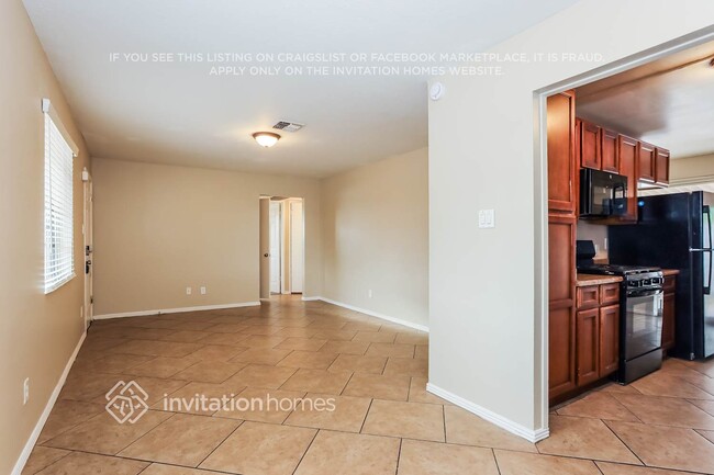 Photo - 670 E Buffalo St