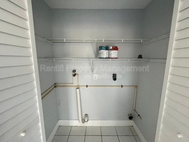 Photo - 717 SE 9th St Unit B