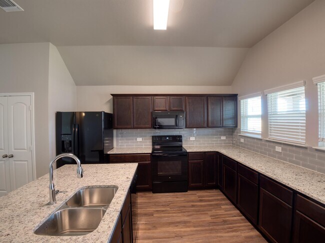 Photo - 8223 Bluefield Dr