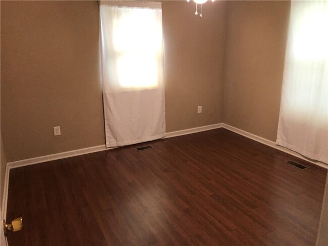 Photo - 6511 W Oak Hwy