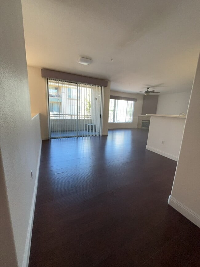 Photo - Resort Style Community, 2 Bed / 2 Bath / 1 Pvt. Garage, Apartment waiting for you!. Unit #212 BLDG 3
