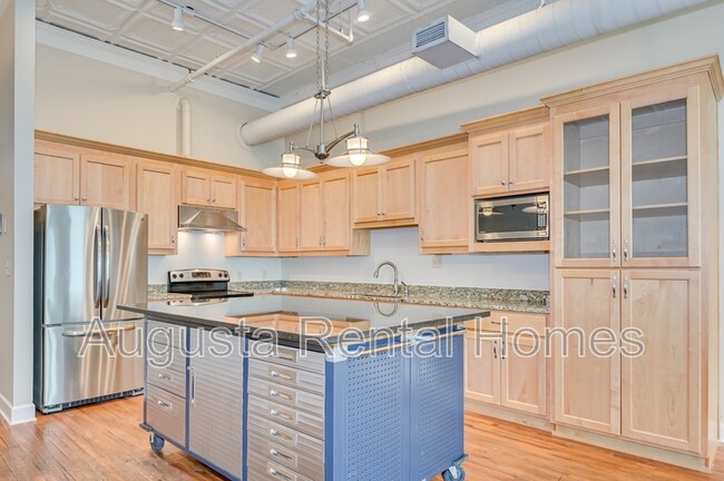 Photo - 1106 Broad St