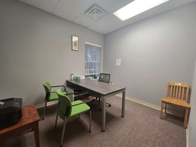 Building Photo - 1601 Walnut St Unit Suite 101