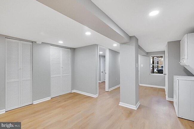 Photo - 727 Otis Pl NW