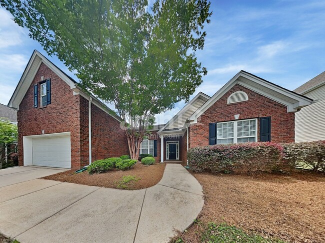 Building Photo - 331 Surrywood Dr