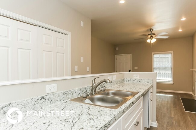 Photo - 1011 Parsons St SW