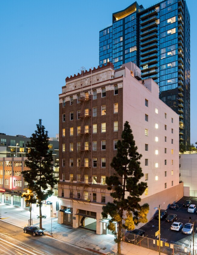 Building Photo - South Park Lofts