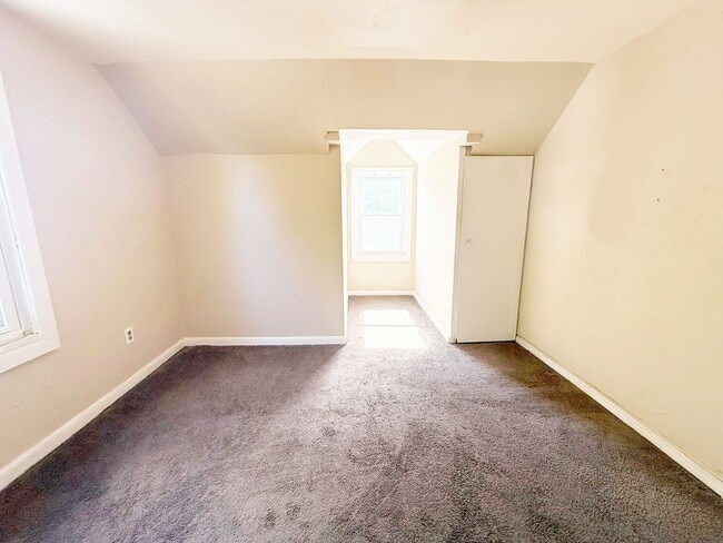 Photo - 3 BED 2 BATH BEAUTIFUL SINGLE FAMILY HOME IN CLEVELAND!