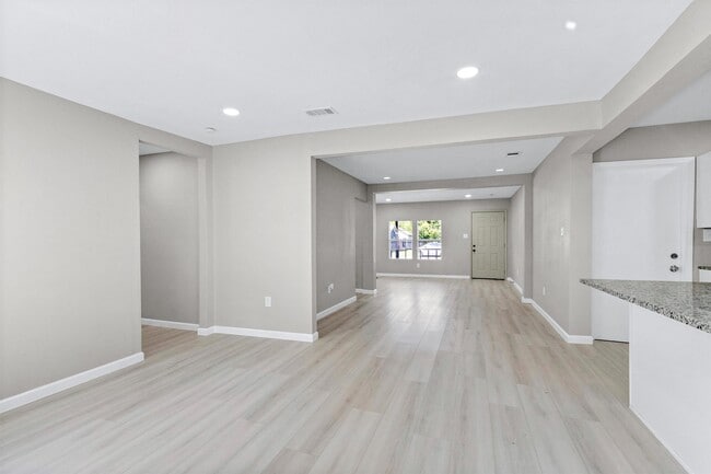 Photo - 4114 Hoffman St