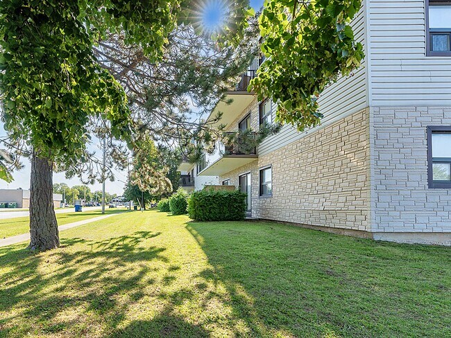 Photo - The Huron Apartments