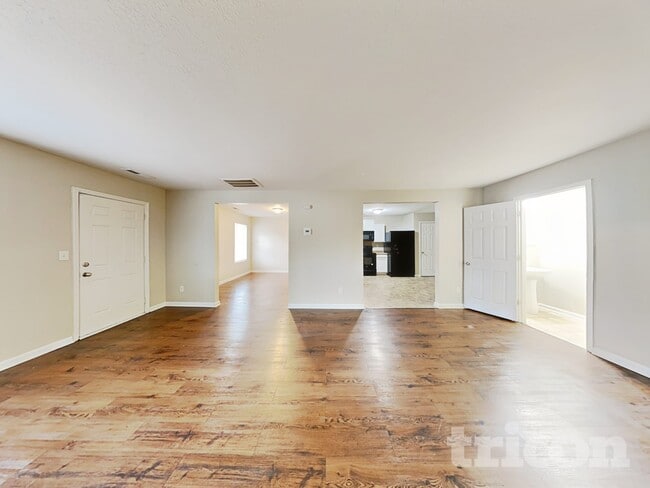 Photo - 1810 Long Paw Ln