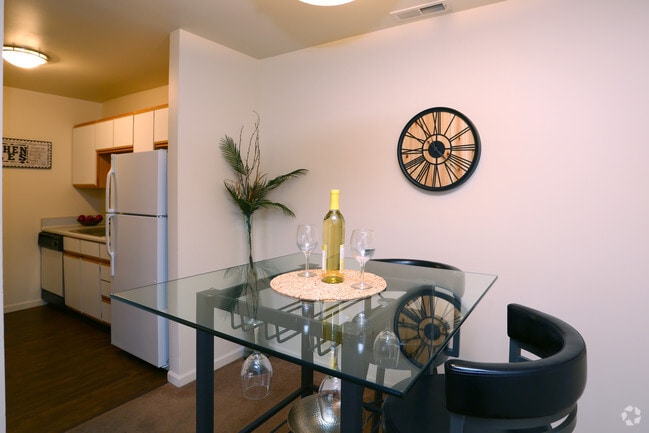 2BR, 1BA - Dining Room