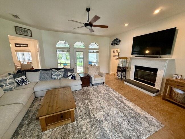 Photo - Stunning Bluewater Bay Home in Parkwood Estates!