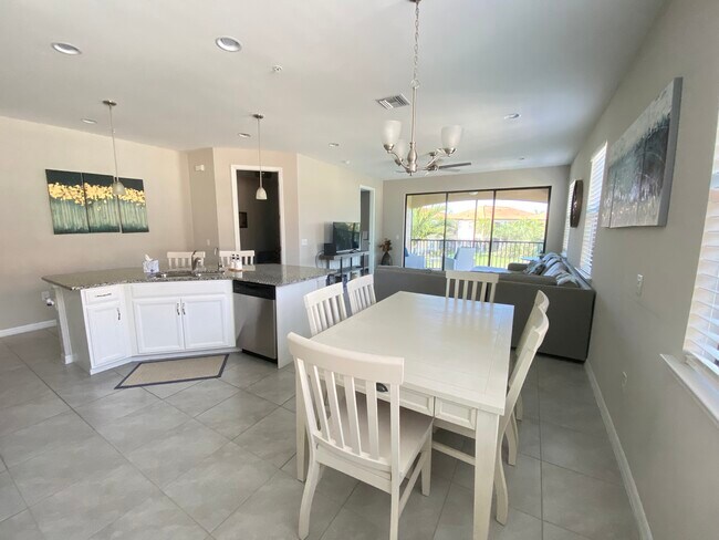 dining area and breakfast nook - 26141 Palace Ln