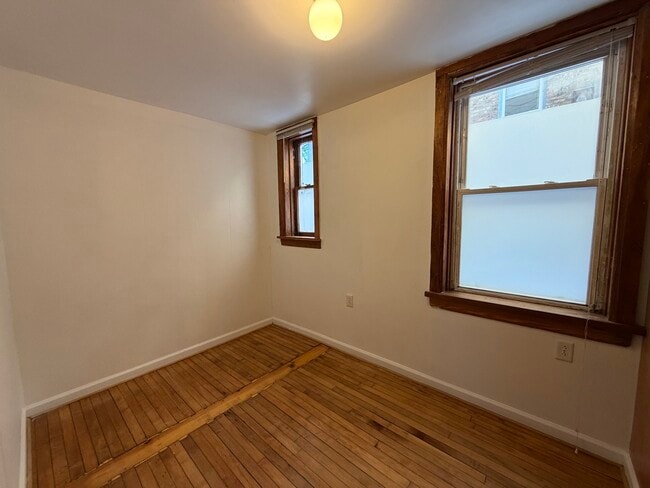 Photo - 2067 N Leavitt St Unidad G