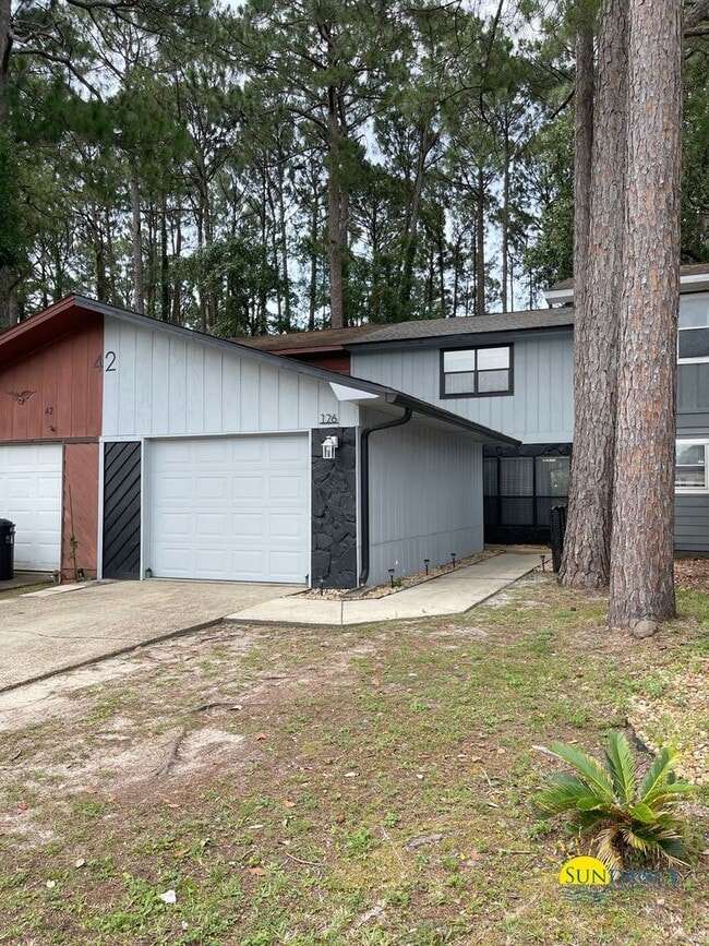 Building Photo - Spacious 3-Bedroom Townhome in Shalimar!