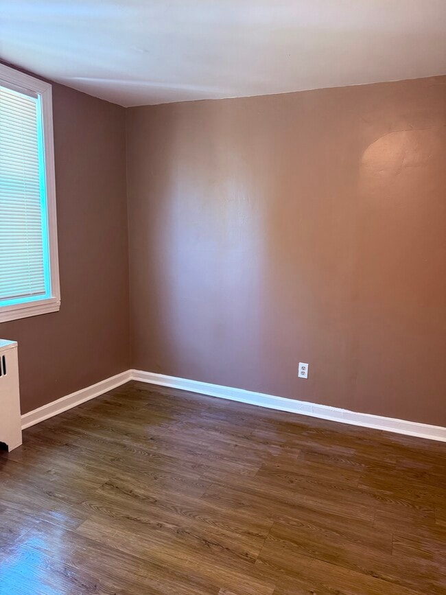 One bedroom - 1868 Park Blvd Unit A