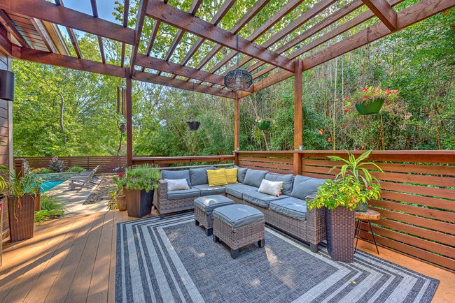 Photo - 21 E Martin Luther King Jr Blvd