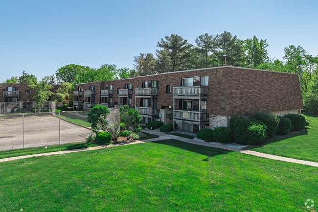 Foxes Lair Apartments