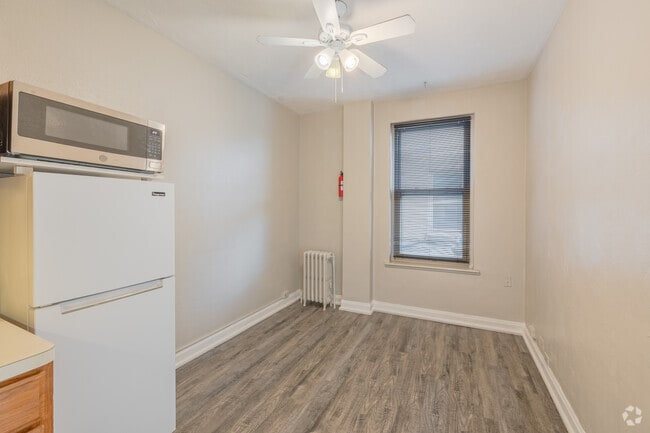 1BR, 1BA - 500SF - Dining Area