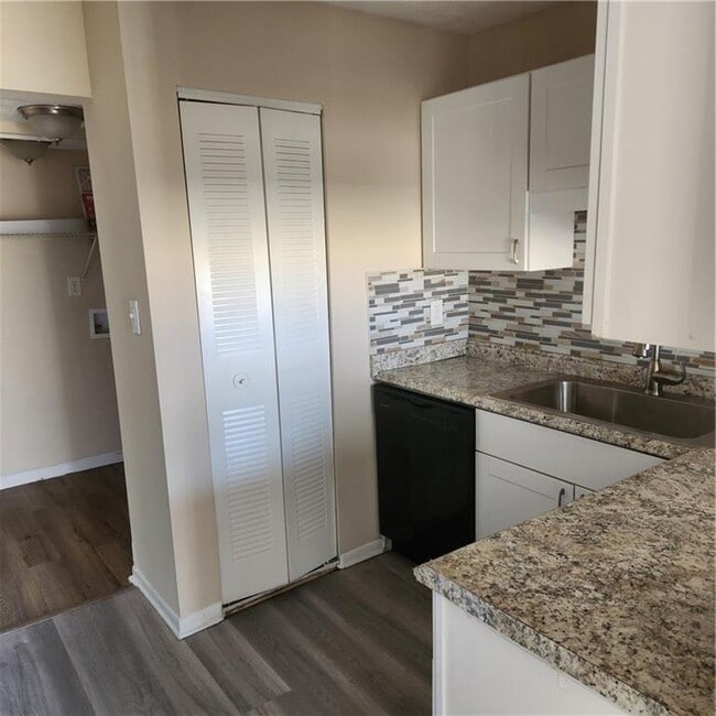 Photo - 293 Country Club Dr