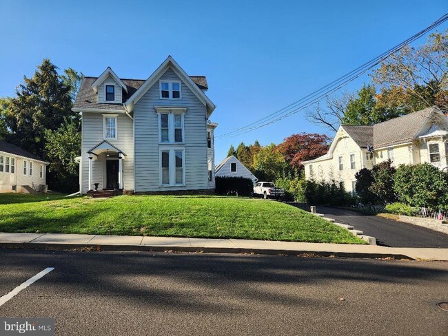 Photo - 20 W College Ave