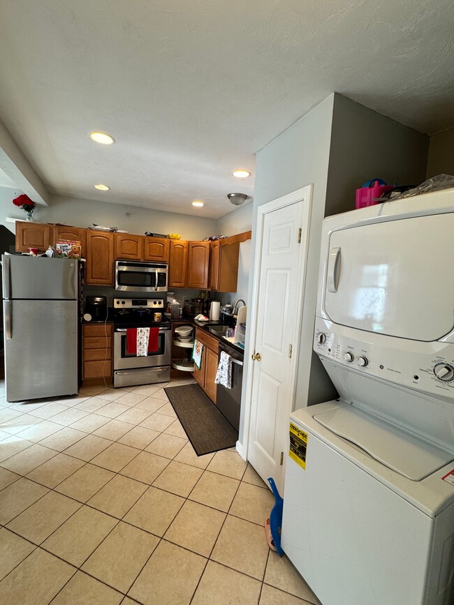 Photo - 143 Providence St Unit 6