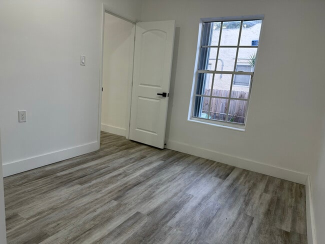 Photo - 901 NW 46th St