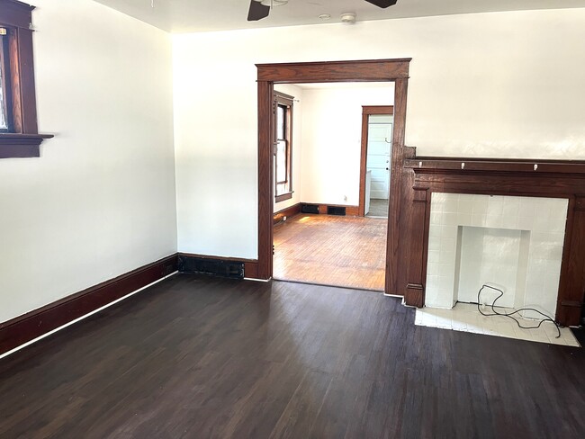 Building Photo - 1158 Brown Ave Unit 2