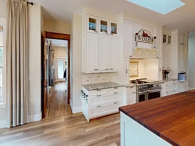 Photo - 1404 Hand Cart Trail