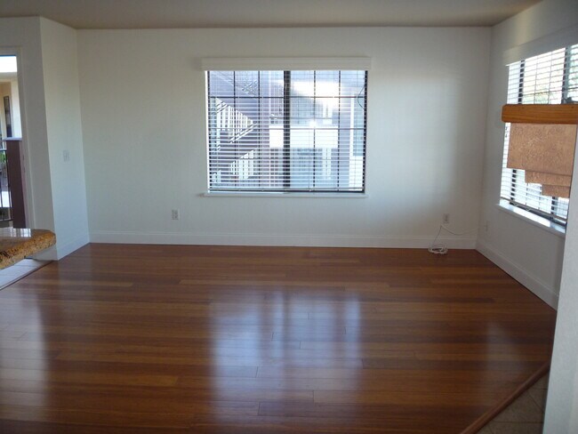 2828 Famosa Blvd Unit 209