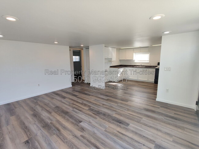 Photo - 1110 Potter Ave