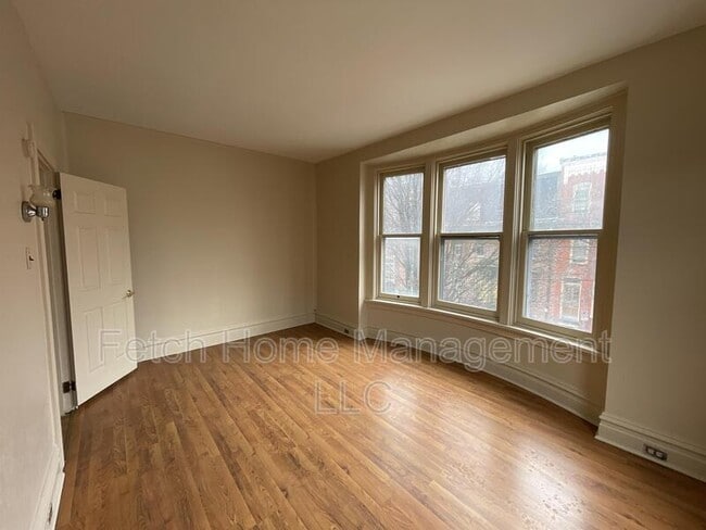 Photo - 214 Briggs St