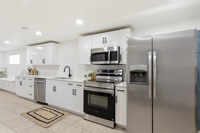 Photo - 599 E Millcreek Way Unit B