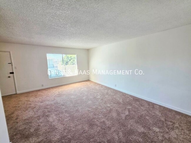 Photo - 240 E Burnett St Unidad #05