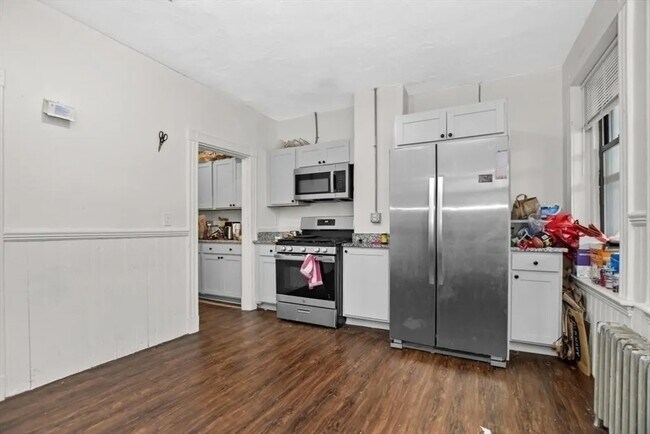 868 Huntington Ave Unit 3