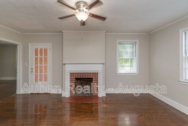 Photo - 2207 Montclair St