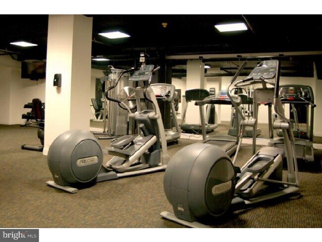 Photo - 1411 Walnut St Unit 311