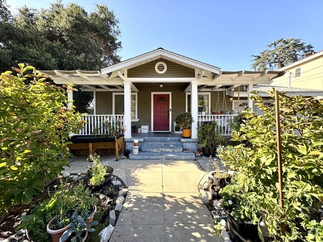 Building Photo - 4940 Lockhaven Ave Rental
