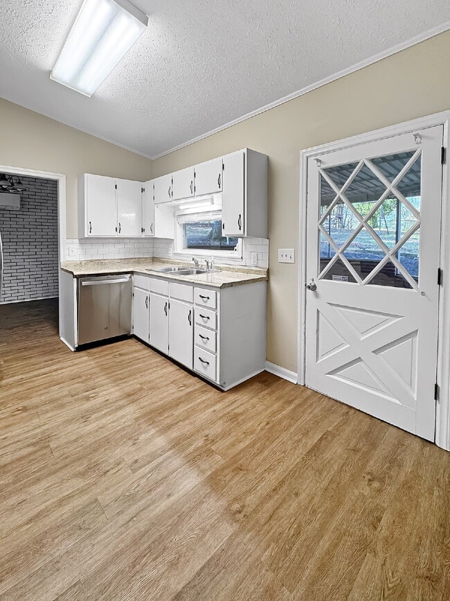 Photo - Newly Remodeled Home in the Heart of Gainesville – Available Now!