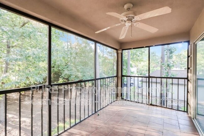 208 Pipers Ln
