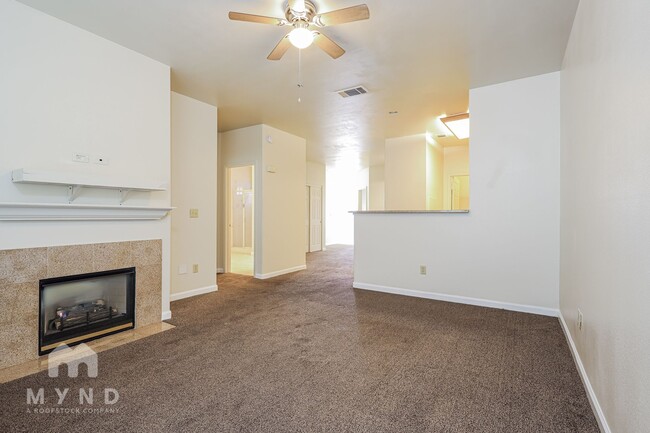 Photo - 900 S Meadows Pkwy Unit 822