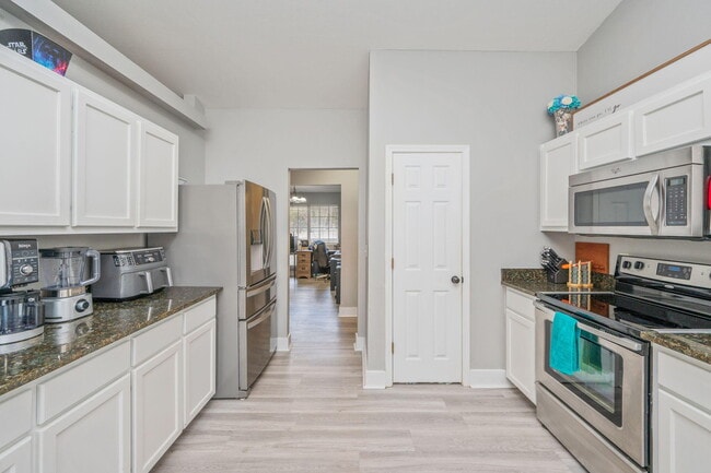 Photo - 6100 Saddle Horse Ln