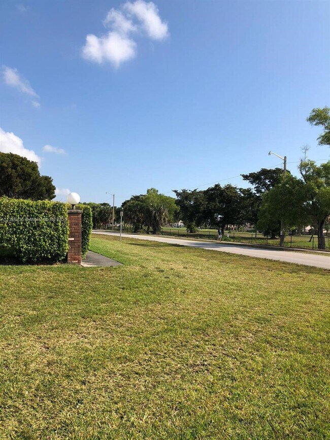 Photo - 1449 N 14th Way Unit 202