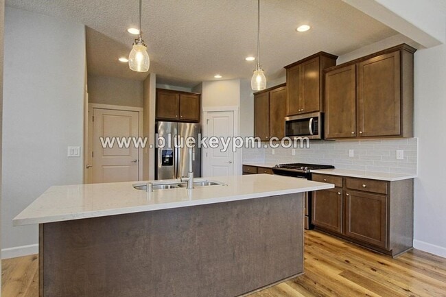 Photo - 3 Bed,2.5 Bath Townhome at the Landing At ...
