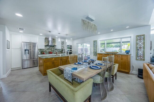 Photo - 2952 De Brocy Way