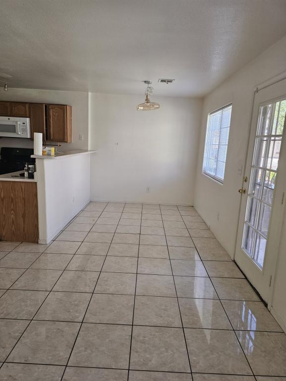Photo - 2500 Adelante Ave