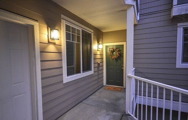 Photo - Beautiful 2 Bedroom Condo in Sammamish